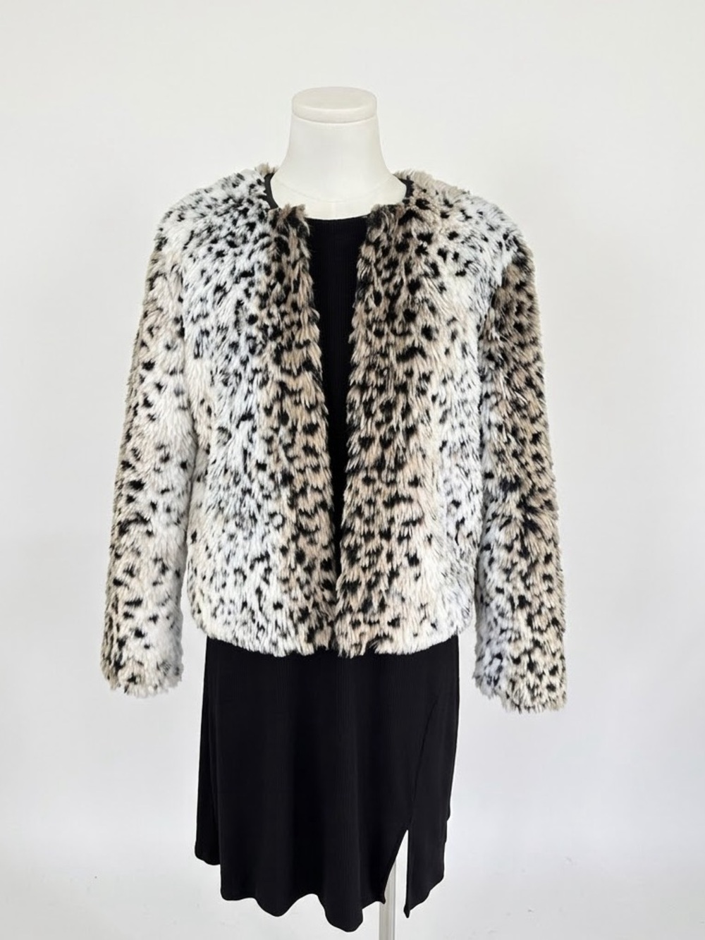 BB Dakota Snow Leopard Faux Fur Cropped Jacket Open Front Coat